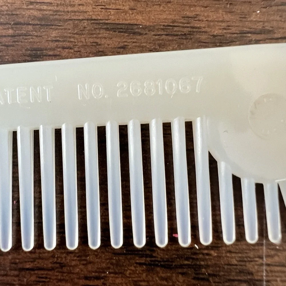 Vintage Tupper Corp NU-COMBE Nylon Comb & Brush Set Patent 2681967 USA